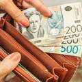 Vučićeva obećanja o prosečnoj plati se "srozala" sa 1.400 u 2027. godini, na 1.320 u 2030.