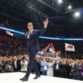 Da li je tačno da vlast ne tera ljude na Vučićev miting u Areni?
