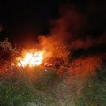 Gorelo nisko rastinje i divlja deponija u ataru Gornjeg Sinkovca i Gornjeg Trnjana