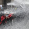 Treći dan nasilnih protesta u Albaniji: Sukobi s policijom, opozicija traži prelaznu vladu, uhapšeno 55 ljudi (FOTO)