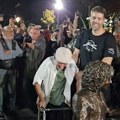 (Foto)Legendarna rok grupa Smak dobila svoj spomenik u Kragujevcu.Svecano otvaranje obelezeno vatrometom i koncertom Smak