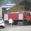 Požar u poznatom kafiću u Ovčar Banji: Evakuisani stanari zgrade zbog straha da će se vatra proširiti