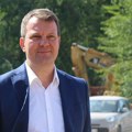 Mirović nalazi vremena za kampanju: Pokrajina podseća koje sve radove u Vojvodini finansira