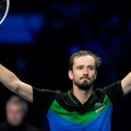Medvedev ukrotio Zvereva i obezbedio polufinale Mastersa u Torinu: Evo kako to utiče na Đokovića