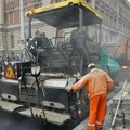 FOTO, VIDEO: Kocke na Trgu republike u Beogradu slagane, okretane, a sada ih zamenjuje asfalt