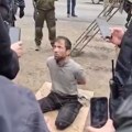 Popeo se na drvo! Ruski specijalci uhvatili teroristu, kleči i trese se (video)
