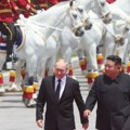 Severna Koreja i Rusija: Crveni tepih i parada za Putina u Pjongajngu, Kim dao „punu podršku Moskvi u ratu protiv…