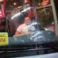 Ovo nije prizor za one sa slabim srcem! Ispraćen poslednji autobus sa stare beogradske autobuske stanice (video)