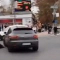 Na učesnika akcije „Zastani Srbijo“ zaleteo se vozilom kod Futoške pijace (VIDEO)