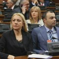 Ko je Jasmina Karanac – poslanica povređena u Skupštini?