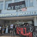 Medicinski fakultet u Novom Sadu odlučuje o nadoknadi nastave, podršku studentima daju zborovi