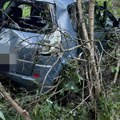 Maloletnici automobilom sleteli u provaliju: Teška nesreća kod Banjaluke