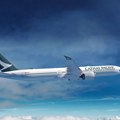 Putnici kompanije Cathay Pacific proveli 28 sati u avionu posle preusmeravanja zbog oluje