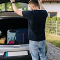 Ludilo u Beču! Roditelji ostavili dete u gepeku da bi otišli u restoran, policija spasila mališana