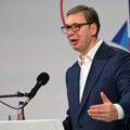 Vučić u Inđiji dočekao pristalice SNS koje pešače ka Beogradu
