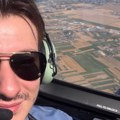 Dečko Tanje Savić vozi avion i peva Muki pustio glas, a Keba sve podelio javno