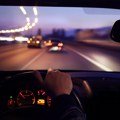 Vraćanje kilometraže skupo košta vozače u Srbiji - kupci izdvajaju skoro desetinu vrednosti vozila više nego što bi trebalo…