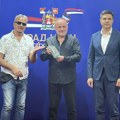 Nišvil uručio nagradu za životno delo Mikanu Zlatkoviću: „Sutra ćete imati priliku da se lično uverite“