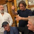 Željko Mitrović u društvu Van Dama i Tonija Bijelića lumpuje u kafani: Napravili totalni haos u Beogradu (video)