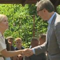 „Predsednik koji je voleo da maše“: Društvene mreže o Vučićevoj poseti Priboju (VIDEO)