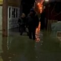 Dunav se izlio, vikendice pod vodom: Naselje Kamenjar kod Novog Sada poplavljeno (video)