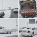 Sneg sa sobom doneo i kolaps u saobraćaju: Na više mesta u Srbiji saobraćajne nesreće (FOTO)