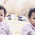 Научници открили како настају идентични близанци