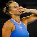 Nasmejala sve do suza: Sabalenka dobila najčudnije pitanje, evo kakav je odgovor usledio (video)