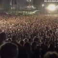 „Pumpanje“ i na koncertu Guns N’ Roses: Pogledajte šta je masa ljudi uzvikivala na Ušću (video)