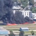 (Video) Avion udario u druge letelice, vatrena kugla se širi! Karambol na aerodromu: Pilot izgubio kontrolu, bukte požari, ima…