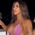 Ena Čolić baš provocira: Snajka Zlate Petrović u ubitačnom kupaćem koji jedva pokriva intimu! Brčka se u džakuziju i ispija…