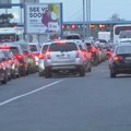 Gužve na Batrovcima se smanjuju nakon otvaranja dodatnih terminala, čekanje oko sat vremena