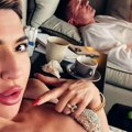 "Mačka je sa Tigrom" Jovana pozira u bikiniju, Tigar leži do nje: Ona poručila "Sličan se sličnom raduje"