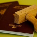 Neobičan trend s pasošima napravio opštu pometnju na internetu! Evo zašto turisti sve češće prave haos na aerodromima: putna…