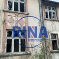 Horor u centru Čačka: Beživotno telo pronađeno u napuštenoj zgradi kod Železničke stanice (FOTO)