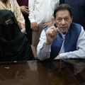 Lekari u izveštaju o navodima da je supruga bivšeg pakistanskog premijera Imrana Kan dobijala otrovanu hranu