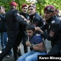 Протести се шире Јереваном после уступања територије Азербејџану