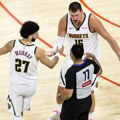 Denver pobedio Oklahomu trojkom Gordona u završnici, 42 poena i 22 skoka Jokića (video)