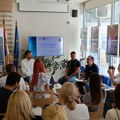 Plato kod Lutkarskog pozorišta u Nišu dobija novi drvored – Počinje pilot-akcija ozelenjavanja centra grada