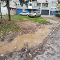 Umesto međublokovskog prostora – „močvara“, stanari Bulevara Nemanjića u Nišu traže reakciju nadležnih