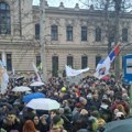 Studentski protest u Valjevu: Okupljanje kod gimnazije (Foto)