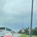 (Foto) Šta je sa ljudima?! Vozio u kontrasmeru na mostu u Novom Sadu, vozači u neverici