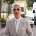 "Svađali su se oko bakšiša" Pevač razotkrio šta se dešava na estradi, pa pomenuo suprugu: Supruga mi je glavni mentor