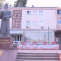 Kurtijeva policija sprečila obnavljanje murala patrijarha Pavla u Severnoj Mitrovici, privela četiri mladića