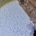 Popeo se na krov, pa zanemeo od prizora Vladica ponovo u opasnoj akciji: Pogledajte šta je sada pronašao (video)