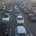 Automobili na granicama čekaju do sat vremena, kamioni oko četiri