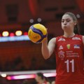 VIDEO Cela hala pevala rođenddansku pesmu srpskoj odbojkašici, sve krenulo kad je Mina uzela mikrofon