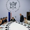 "Svi osećamo bes i sramotu": Makron odbio ostavku ministra nakon što je 30.000 pljačkaša zapalilo Francusku