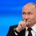 Putin se izvinjavao penzionerki zbog jaja: "Reši to, računam na tvoju pomoć"