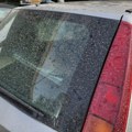 Iz Afrike stigao i saharski pesak: Prljava kiša ostavila tragove na automobilima